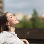 Stimolazione del collagene: pelle luminosa e rigenerata dopo l’estate pelle rigenerata con stimolazione del collagene